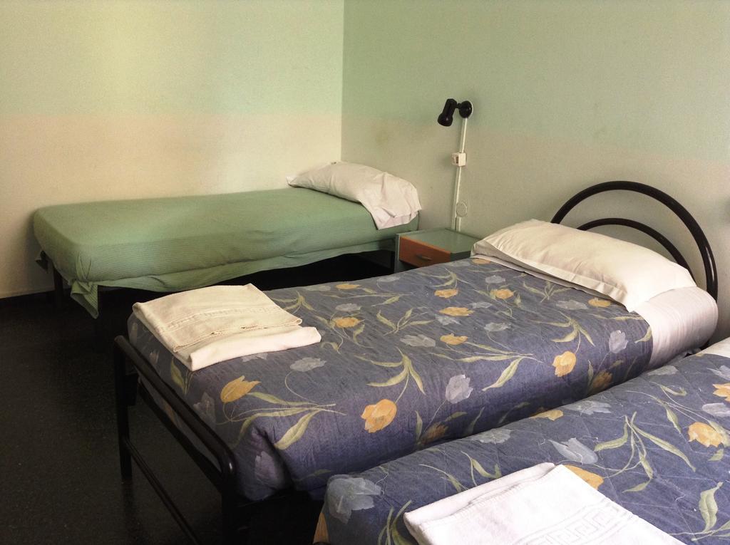 Hotel Bernheof Genoa Room photo