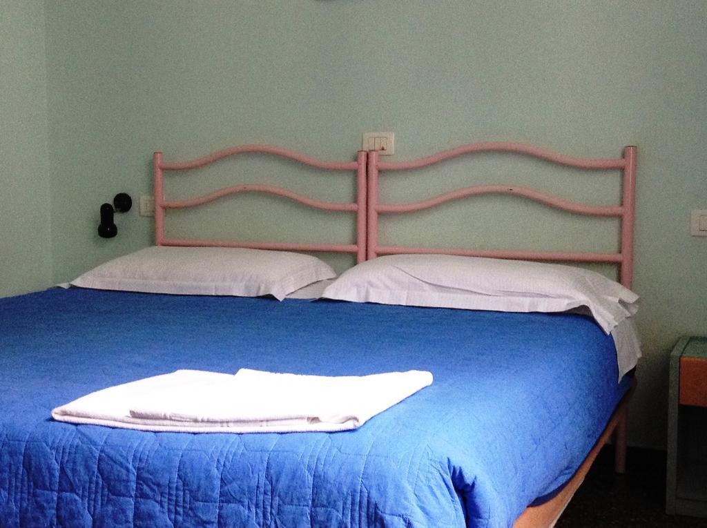 Hotel Bernheof Genoa Room photo